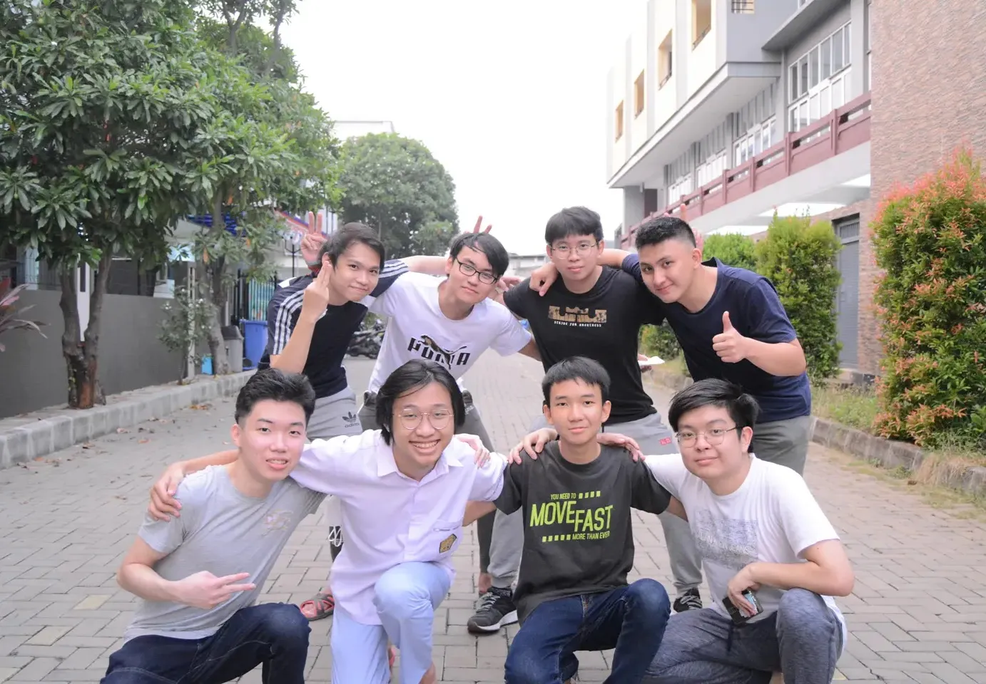Calvin bersama teman-temannya